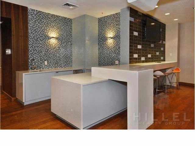 200 Water St-Unit -229 in New York, NY - Building Photo