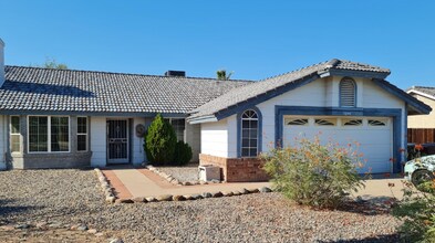 7944 W Charter Oak Rd in Peoria, AZ - Building Photo - Building Photo