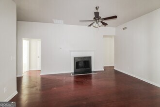 160 Lakeside Point in Covington, GA - Building Photo - Building Photo