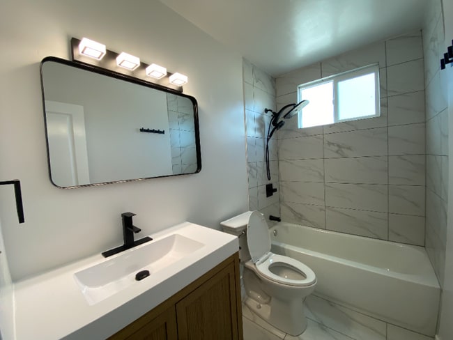 1515-1515 E 20th St in Long Beach, CA - Building Photo - Building Photo