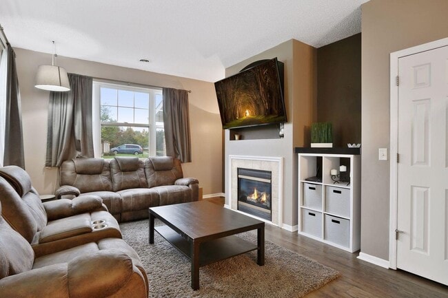 17083 Encina Path in Farmington, MN - Building Photo - Building Photo