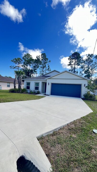 1 Potwood Pl in Palm Coast, FL - Building Photo