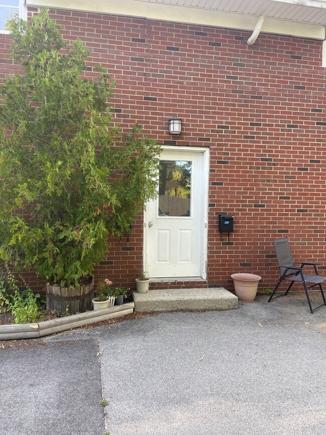 367 Cottage Rd, Unit 4 in South Portland, ME - Building Photo - Building Photo