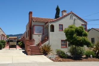 3130 Brookdale Ave in Oakland, CA - Building Photo - Building Photo