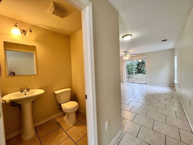 452 Orange Ave in Longwood, FL - Building Photo - Building Photo