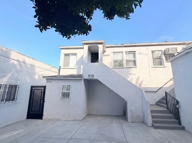 10514 1/4 S Vermont Ave