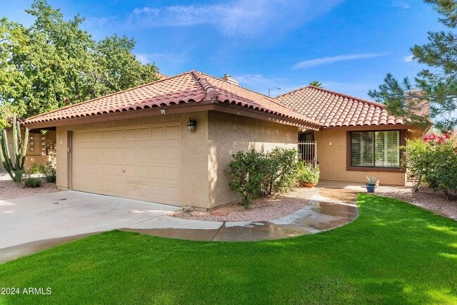 8700 E Mountain View Rd in Scottsdale, AZ - Foto de edificio - Building Photo