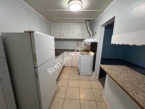 1040-1042 Flora St in Barstow, CA - Building Photo - Building Photo