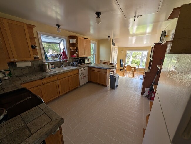 3049 Wheeler St in Berkeley, CA - Foto de edificio - Building Photo