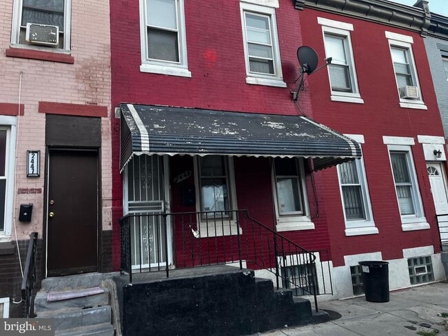 property at 2445 N Bancroft St