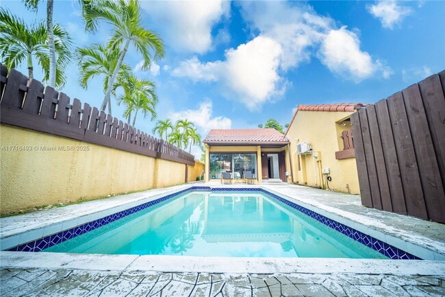 20429 NE 10th Ct Rd in Miami, FL - Building Photo - Building Photo