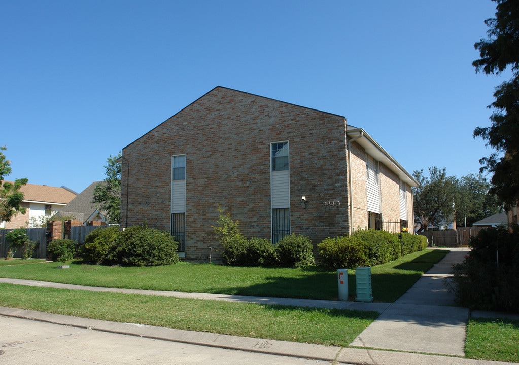 3640 Martinique Ave in Kenner, LA - Foto de edificio