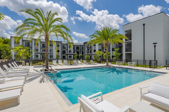 Legacy at Tamarac in Tamarac, FL - Foto de edificio - Building Photo