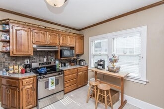 537 N 59th St, Unit Upper in Wauwatosa, WI - Building Photo - Building Photo