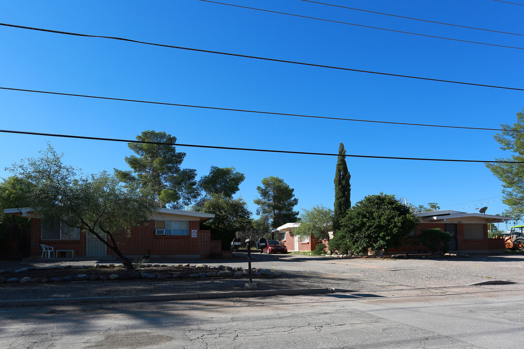 3942 E Lee St in Tucson, AZ - Foto de edificio