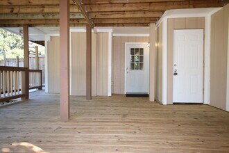 6103 E Shore Dr-Unit -B in Pensacola, FL - Building Photo - Building Photo