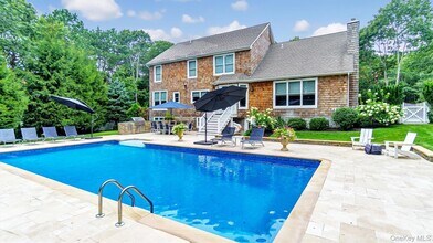 151 Chardonnay Dr in East Quogue, NY - Building Photo - Building Photo