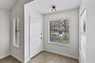 2208 Lobo Dr in Bryan, TX - Building Photo - Building Photo