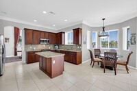 11735 Knightsbridge Pl in Wellington, FL - Foto de edificio - Building Photo