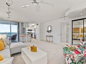 1212 Nuuanu Ave, Unit high floor in Honolulu, HI - Foto de edificio - Building Photo