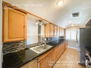 8117 N 12th St in Phoenix, AZ - Building Photo - Building Photo