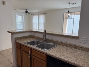 281 W Paseo Celestial in Sahuarita, AZ - Foto de edificio - Building Photo