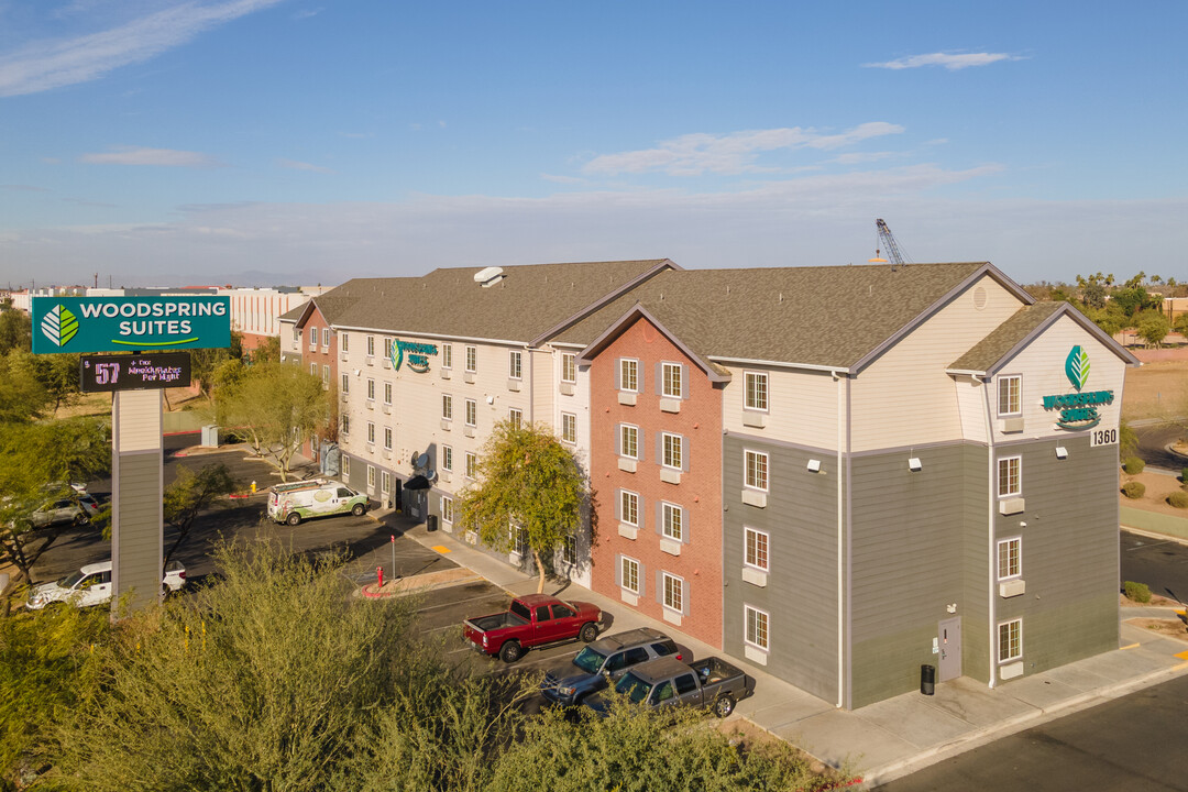 Furnished Studio in Phoenix, AZ - Building Photo