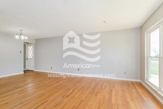 2275 Cottontail Dr in Florissant, MO - Foto de edificio - Building Photo