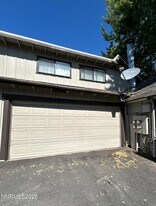 1706 London Cir in Sparks, NV - Building Photo