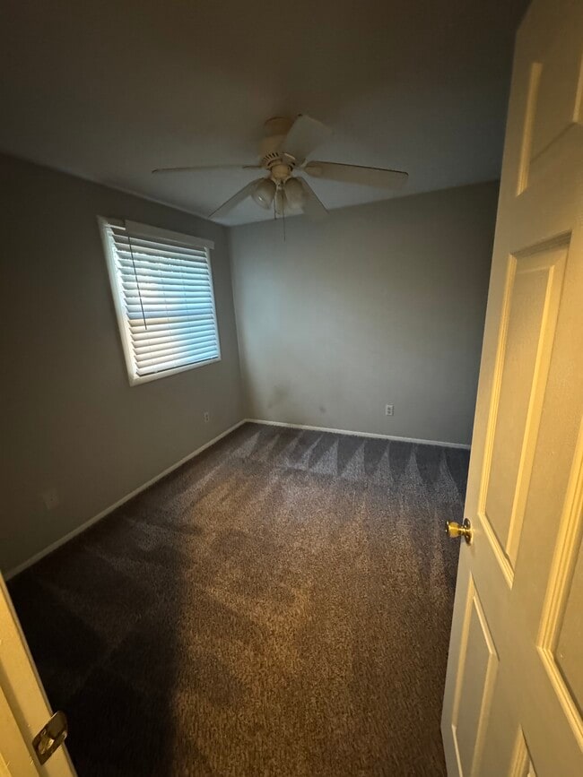 4123 Regentview St NE in Canton, OH - Building Photo - Building Photo