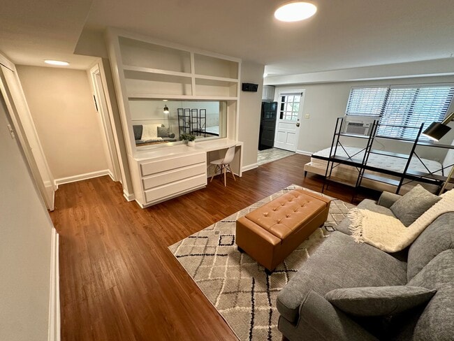 property at 1565 N Colonial Terrace