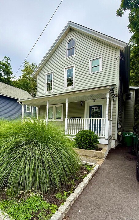 80 Teller Ave in Beacon, NY - Building Photo