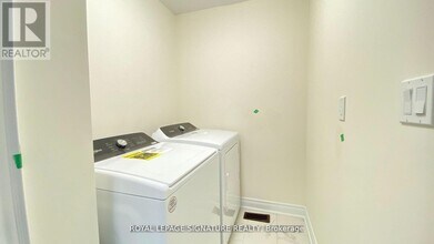 303 Kirkham Dr in Markham, ON - Building Photo - Building Photo