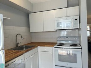 840 NE 17th Ave in Fort Lauderdale, FL - Building Photo - Building Photo