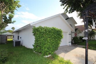 940 Islander Ave in Orlando, FL - Building Photo - Building Photo