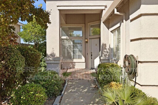 2304 Yorkshire Ct in Antioch, CA - Building Photo - Building Photo