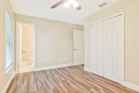 2792 Plantation Dr - 24