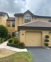 166 Vintage Cir in Naples, FL - Building Photo