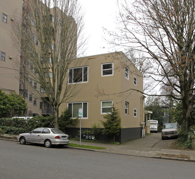 2131 NW Davis St in Portland, OR - Building Photo - Building Photo