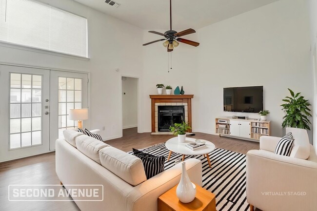 8802 Briarwood Dr in Rowlett, TX - Foto de edificio - Building Photo