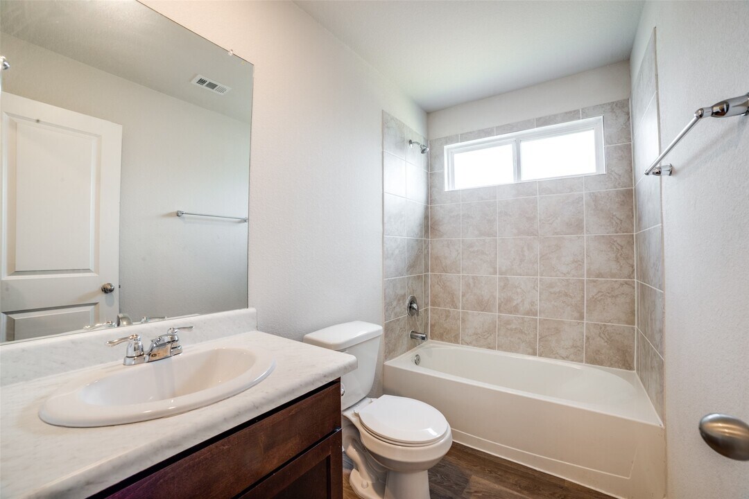 10054 Bur Sedge in San Antonio, TX - Building Photo