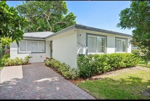 1867 NW 46th St in Miami, FL - Building Photo