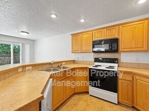 2144 S Dorothy Ave in Boise, ID - Building Photo - Building Photo