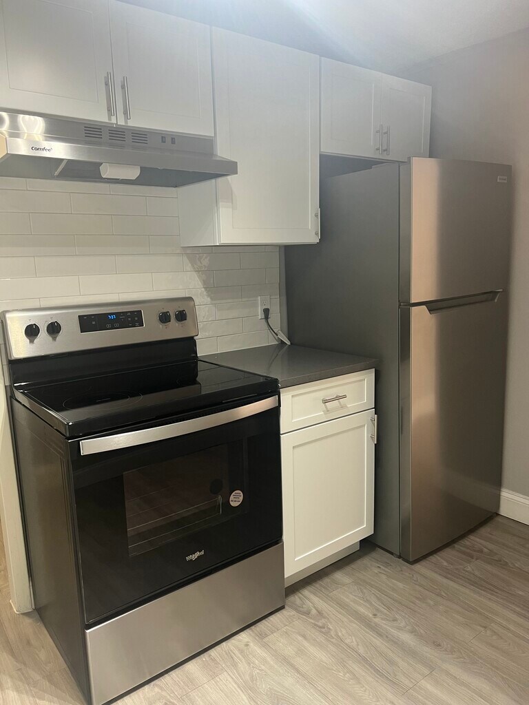 Oak Gardens Apartments in Hollywood, FL