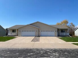 2028 Crooked Ave in Holmen, WI - Building Photo