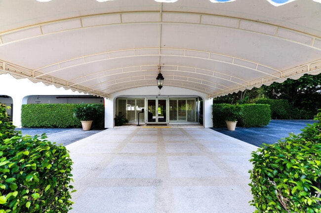 434 Chilean Ave in Palm Beach, FL - Building Photo - Building Photo