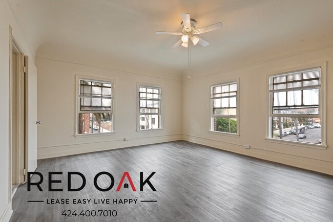 property at 400 S Kenmore Ave