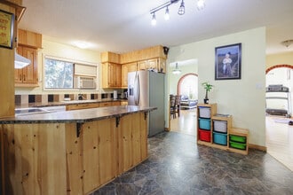 33437 George Ferguson Way in Abbotsford, BC - Building Photo - Building Photo