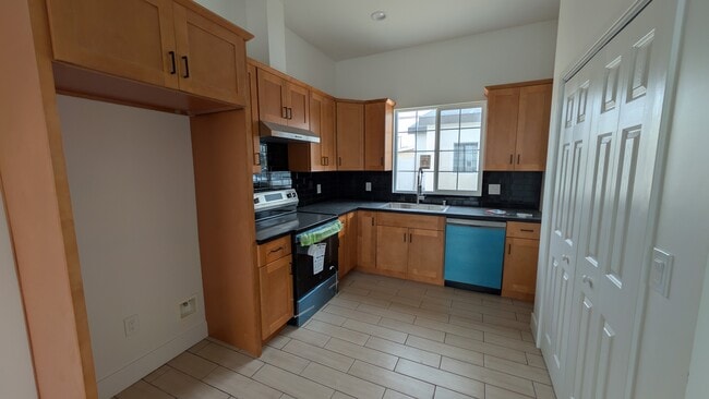 20744 Elaine Ave in Lakewood, CA - Building Photo - Building Photo