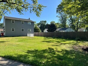 534 Kalmia St, Unit B in Warminster, PA - Building Photo - Building Photo